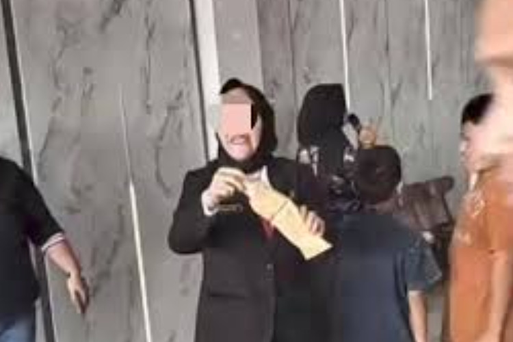 Link Video Viral ASN Joget di Atas Meja Rapat Sambil Sawer Pakai Uang Promosi Naik Jabatan