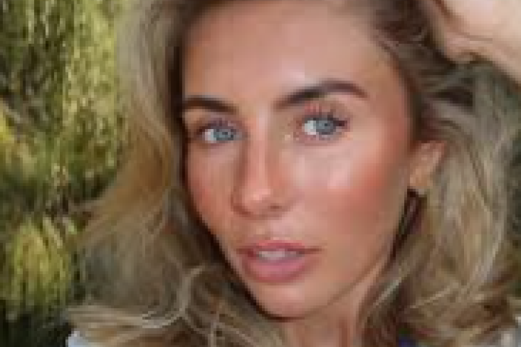 Bonnie Blue Viral Usai Kasus di Bali, Kontroversi Konten Dewasa yang Melecehkan Simbol Nasional