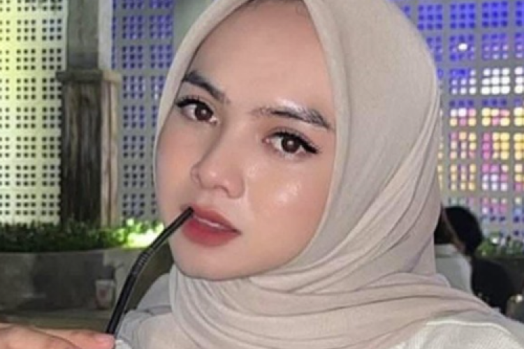 Viral MUA Deni Lombok: Fakta di Balik MUA Deni yang Ternyata Pria Bikin Syok Klien!