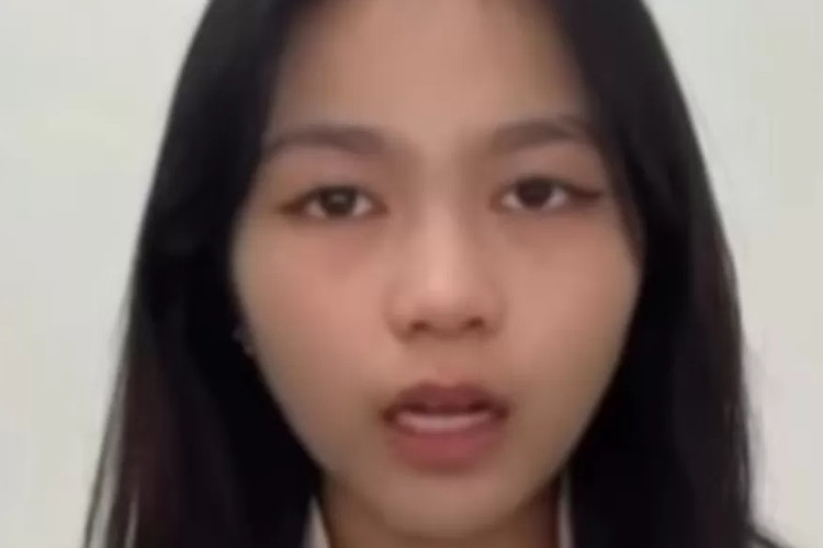 Video Admin SPPG Pasirwangi Ujungberung Live TikTok Sambil Ngerokok Bikin Netizen Geram, Auto Mengundurkan Diri
