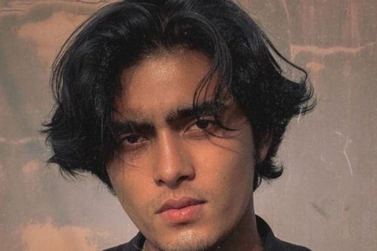 Profil Lengkap Renald Ramadhan: Transformasi Aktor Muda di Serial Drama Indonesia Love dan 10 Million Dollars