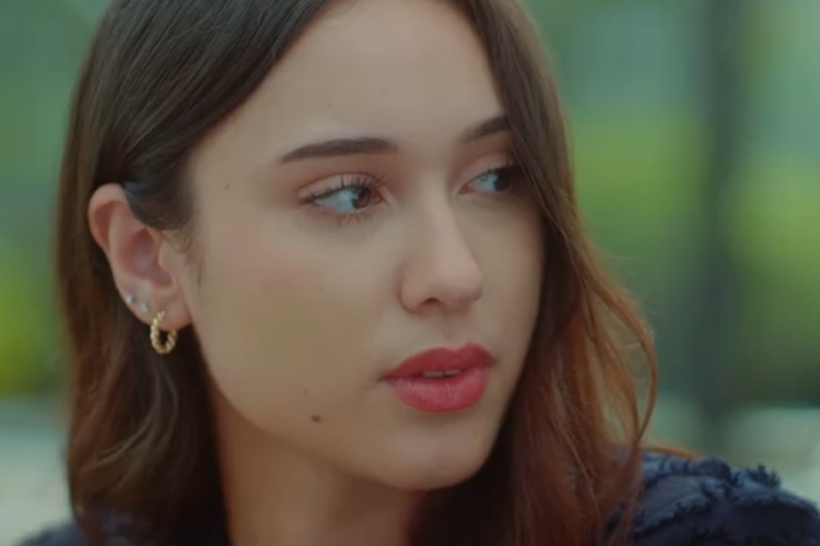 Nonton Series Balas Dendam Istri yang Tak Dianggap (2025) Episode 3, Kinara Terus Menggoda Andreas