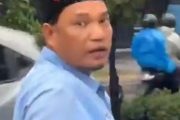 Oknum Sopir JakLingko Hina Penumpang Dengan Kata-Kata Kasar Cuma Gara-Gara Mau Duduk di Depan