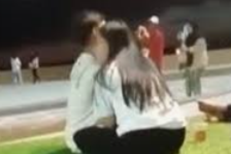 Viral! Ikon Wisata Bandung Tercoreng, Sejoli Mesum di Teras Cihampelas: Publik Soroti Etika di Ruang Publik