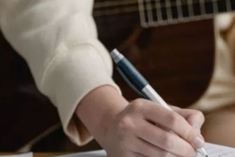 Makna Lirik Lagu Siti Mawarni Incek Anak Labuhan Batu yang Viral Suarakan Darurat Narkoba, Banyak Dukungan dari Masyarakat