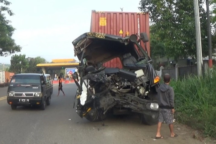 Video Detik-Detik Kecelakaan Tol Cipularang KM 85 Hari ini, Tabrakan Beruntun 3 Korban Luka-Luka
