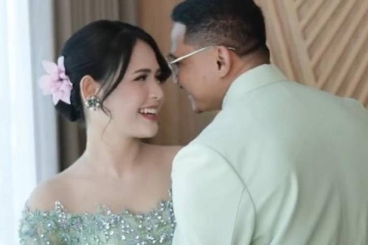 Siapa Calon Suami Maizura? Resmi Bertunangan dan Gelar Prosesi Mappetuada Adat Bugis yang Khidmat