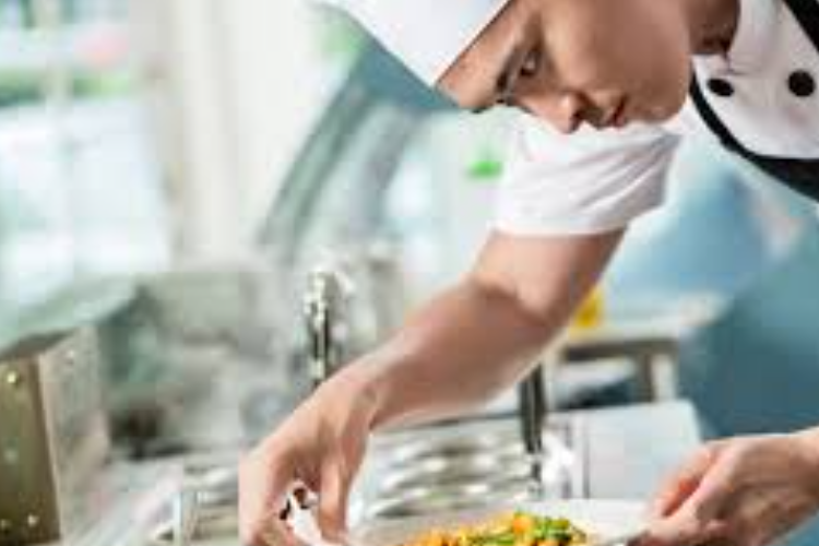 Daftar Gaji Chef di Hotel Bintang 3 dan Bintang 4 Berdasarkan Jabatannya Terbaru Tahun 2025