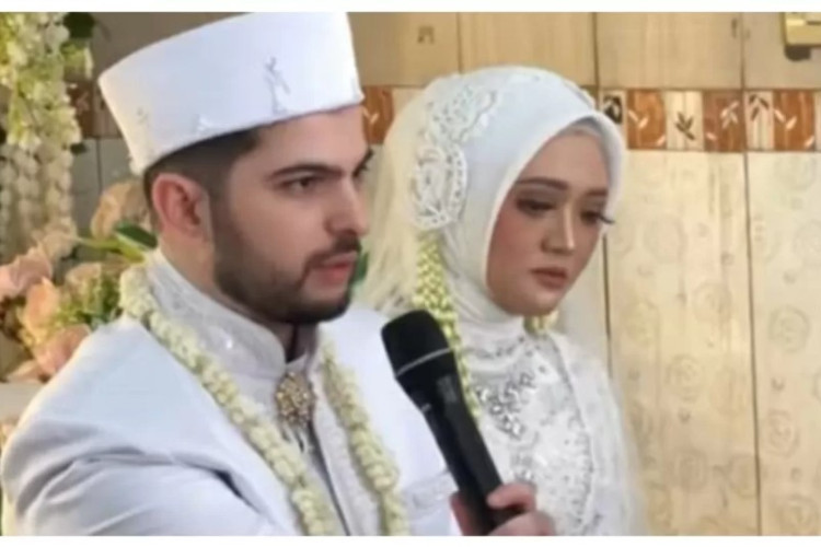 Kisah Cinta Wanita Sidoarjo Menikah dengan Pria Turki Viral, Berawal dari Nonton Drama!