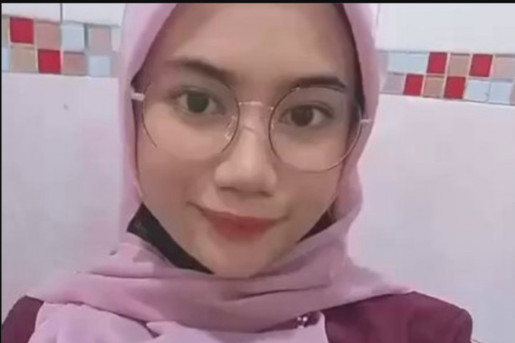 Link Video Cikgu Tihani Live Bar-bar Asli Unsencored, Tuai Kontroversi di Media Sosial!
