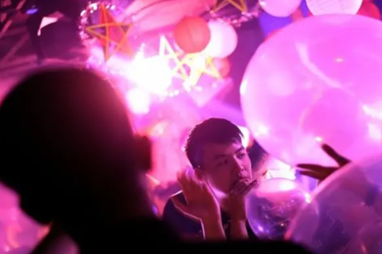 Dua Selebgram Makassar Pesta Gas Tawa Whip Pink Viral, Videonya Ramai di TikTok jadi Kontroversi