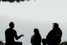 Perbedaan Sudut Pandang Orang Ketiga dan Sudut Pandang Orang Pertama Antara Lain?