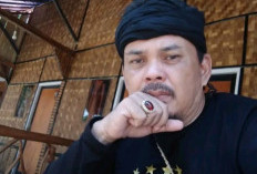 Kisah Raka AB Penyanyi Dangdut yang Banting Setir Jadi Penjual Bakso yang Punya Banyak Cabang