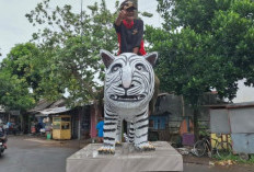 Viral di TikTok! Patung Macan Putih di Kediri Ramai Jadi Spot Foto Gara-Gara Disebut Mirip Zebra